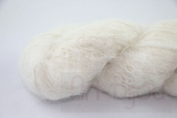 włóczka Blue Sky Fibers Brushed Suri col. 900 Whipped Cream